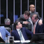 URGENTE: Câmara aprova na calada da noite redução de penas para golpistas do 8/1 e abre caminho para Bolsonaro sair da cadeia em pouco mais de 2 anos
