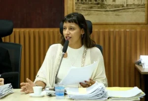 Plenário da Câmara pode decidir continuidade de processo de cassação contra Brisa Bracchi